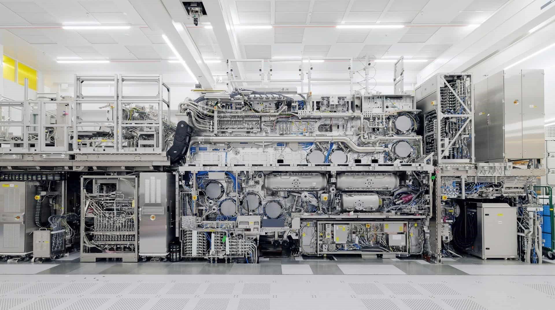 Intel’den 400 milyon dolarlık kutu açılışı: İlk ASML High-NA makinesi kuruldu