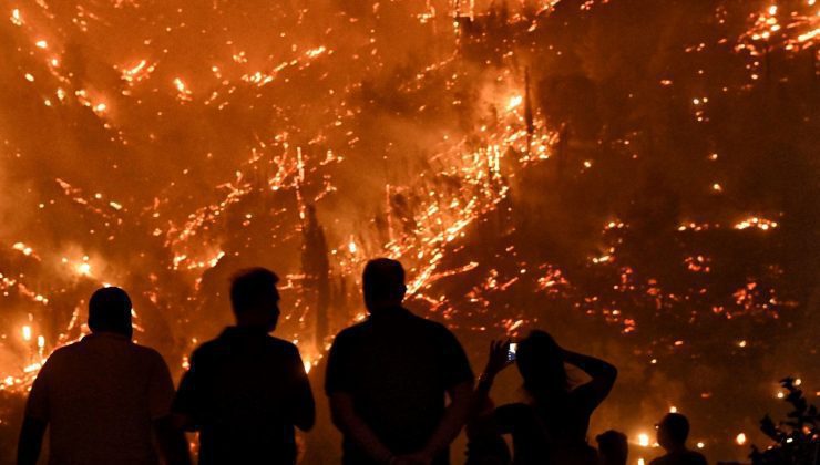 Yunanistan’da orman yangını: İki kişi öldü, köyler boşaltıldı
