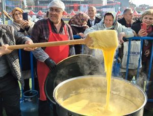 Saatler öncesinden akın ettiler: 1 ton mıhlama için yarım kilometre kuyruk oluştu