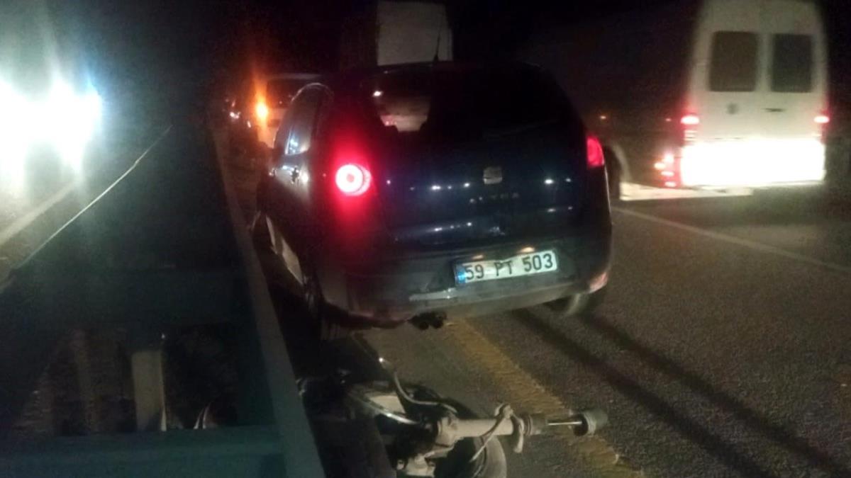 D-650’de kontrolden çıkan otomobil bariyerlere çarptı