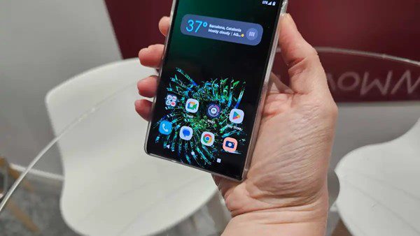 Motorola’nın Rizr konsepti geleceğin telefonlarına ışık tutuyor