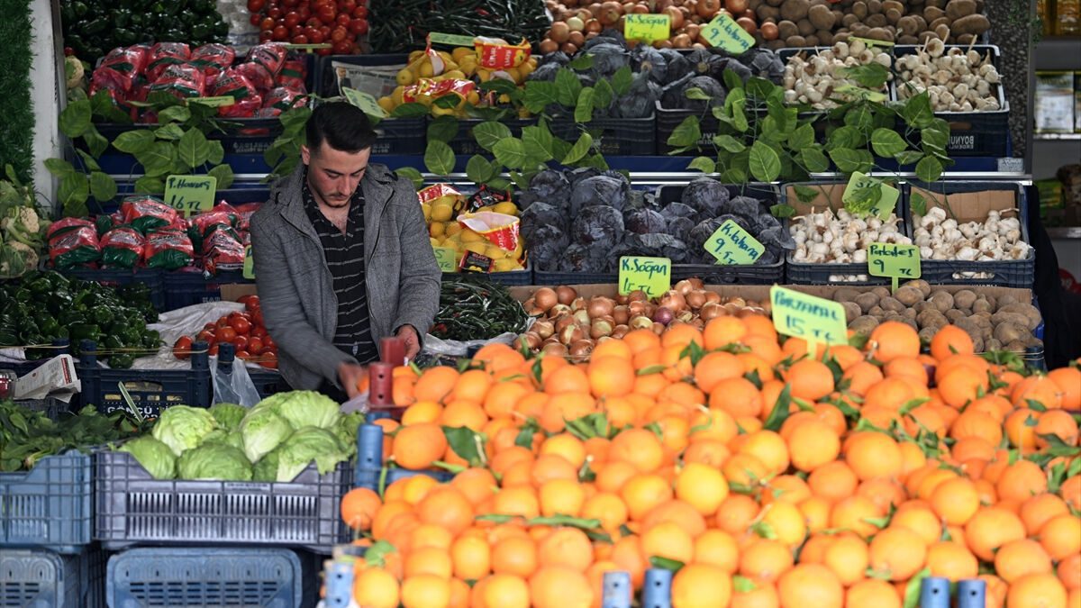 Adıyaman’da esnaf tezgahlarını açıyor