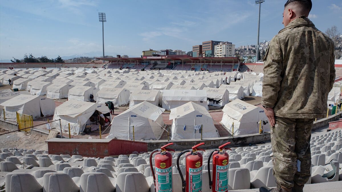 AFAD depremin vurduğu 11 ilde 332 noktada çadır kent kurdu
