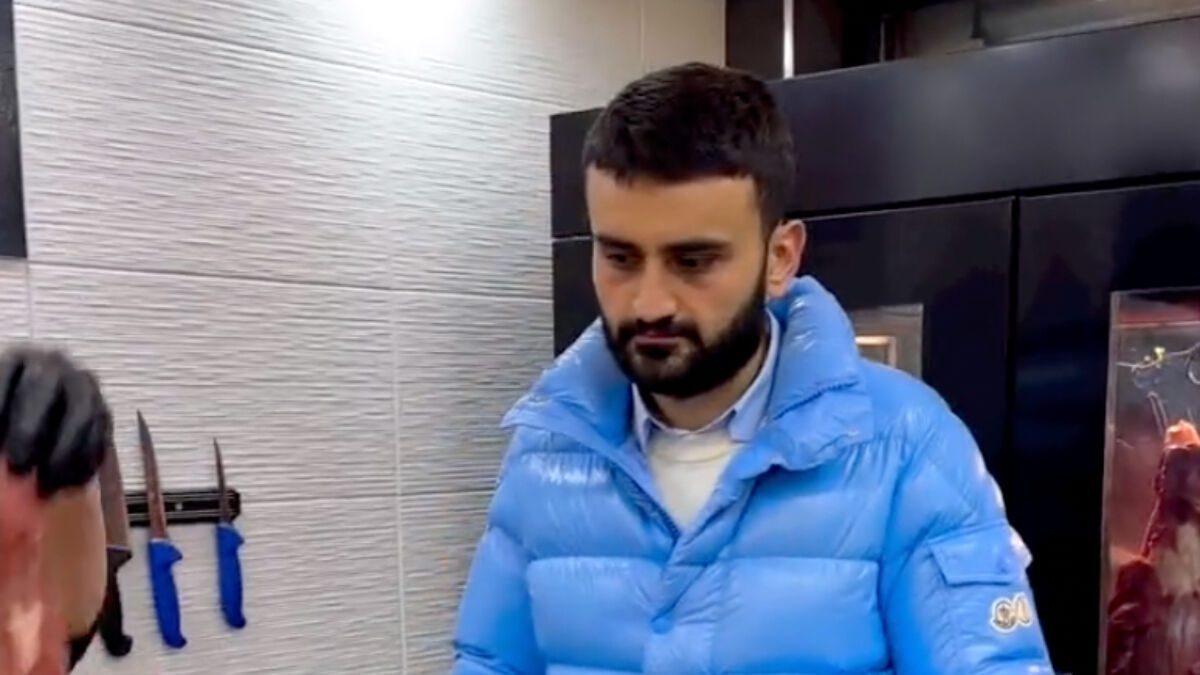 CZN Burak, deprem bölgelerine yardımlarını sürdürüyor