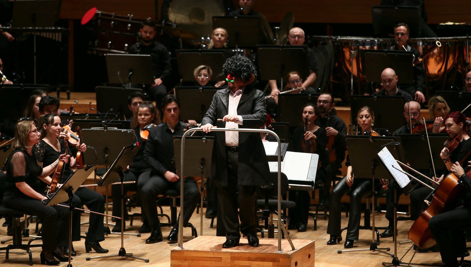 İzmir Devlet Senfoni Orkestrası çocuklara konser verdi