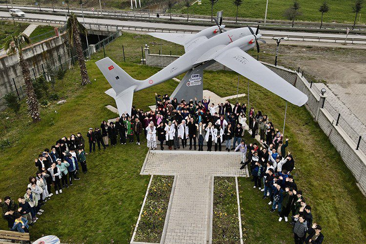 Akıncı TİHA, sergilenmeye başladı