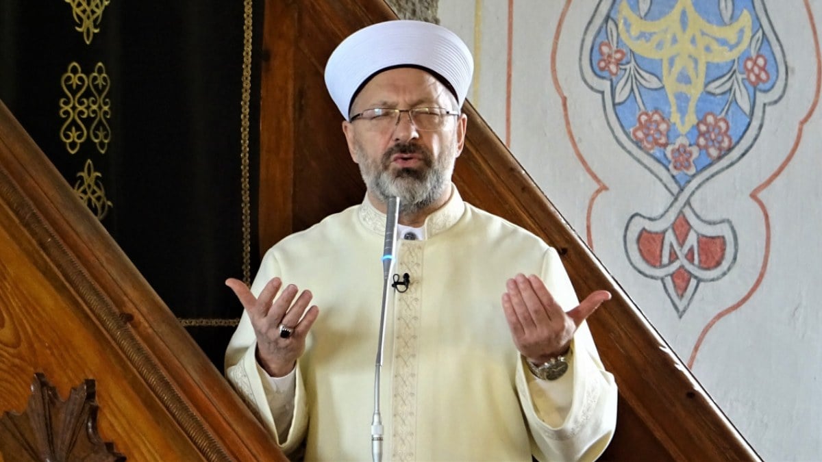 Ali Erbaş: Dijital bağımlılık kişinin ömür sermayesini boşa harcamasına sebep oluyor