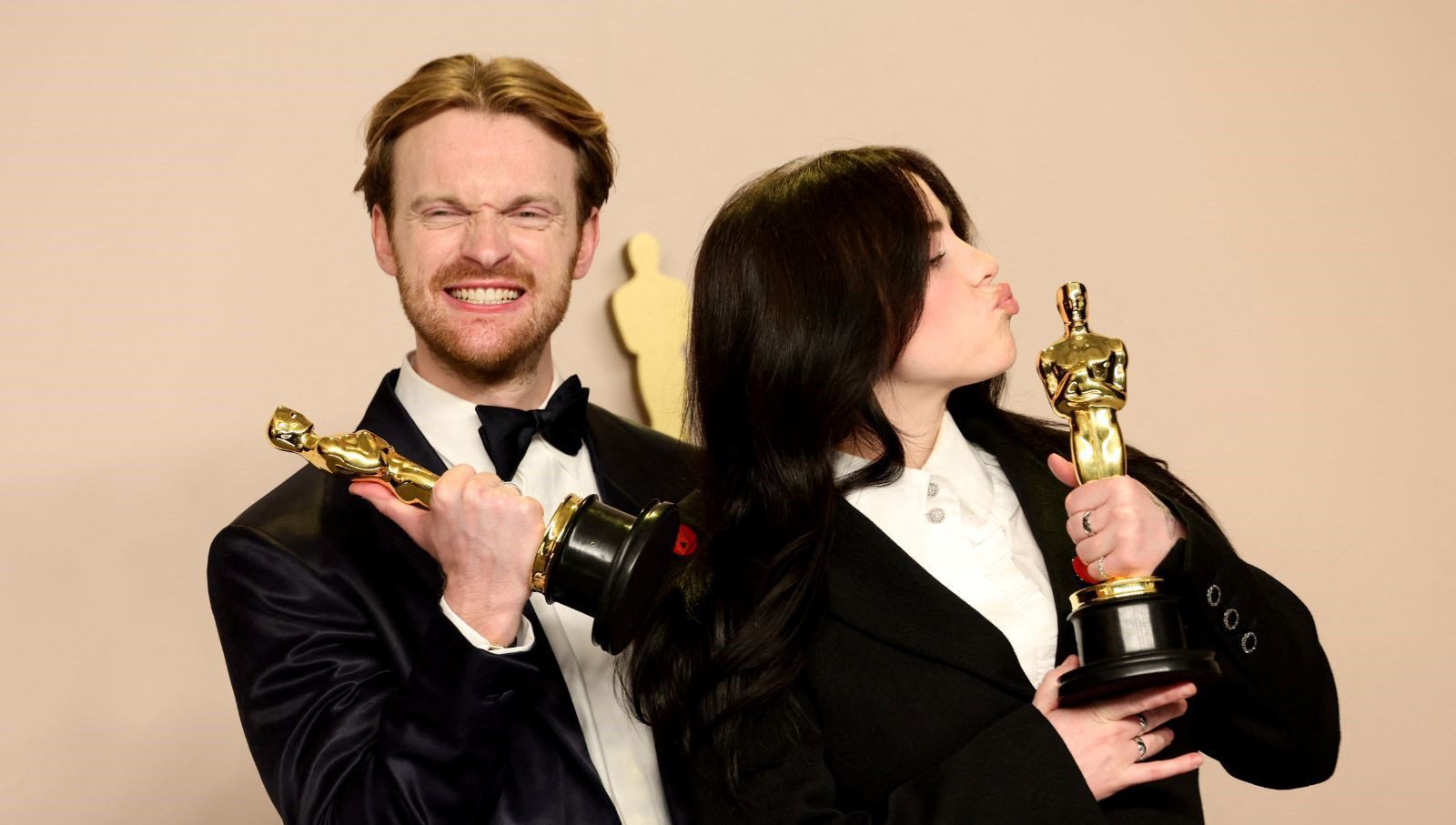 Billie Eilish tarihe geçti: 2 Oscar kazanan en genç isim