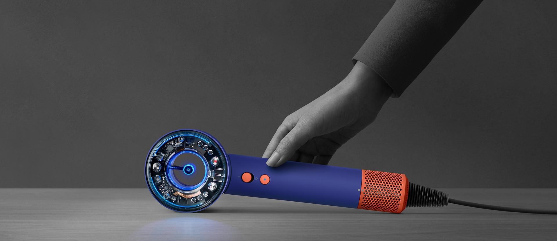 Dyson’ın en akıllı saç kurutma makinesi Supersonic Nural tanıtıldı
