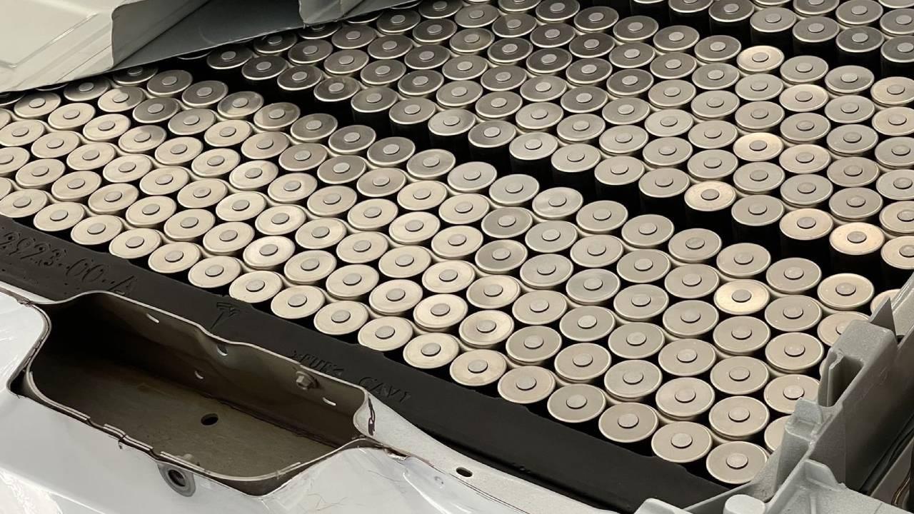 Elektrikli otomobiller yeni icatla beraber 5 dakikada şarj olabilir