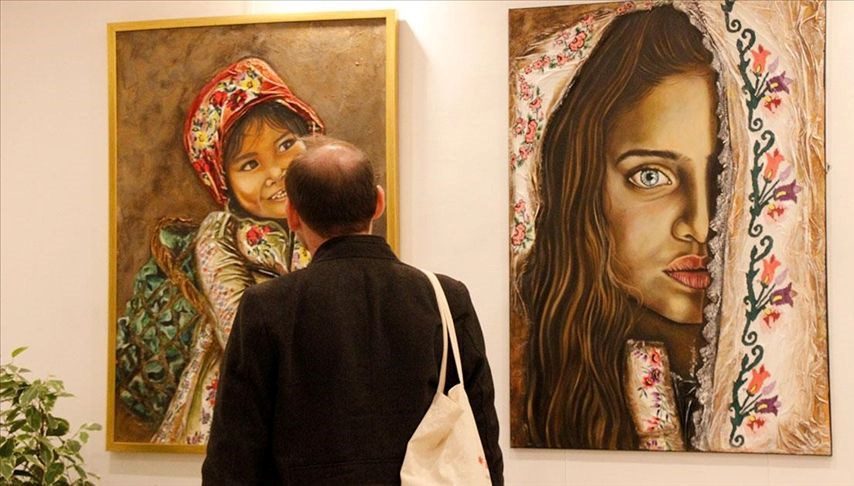 Paris’te 4 Türk kadın ressamın eserlerinin yer aldığı serginin açılışı yapıldı