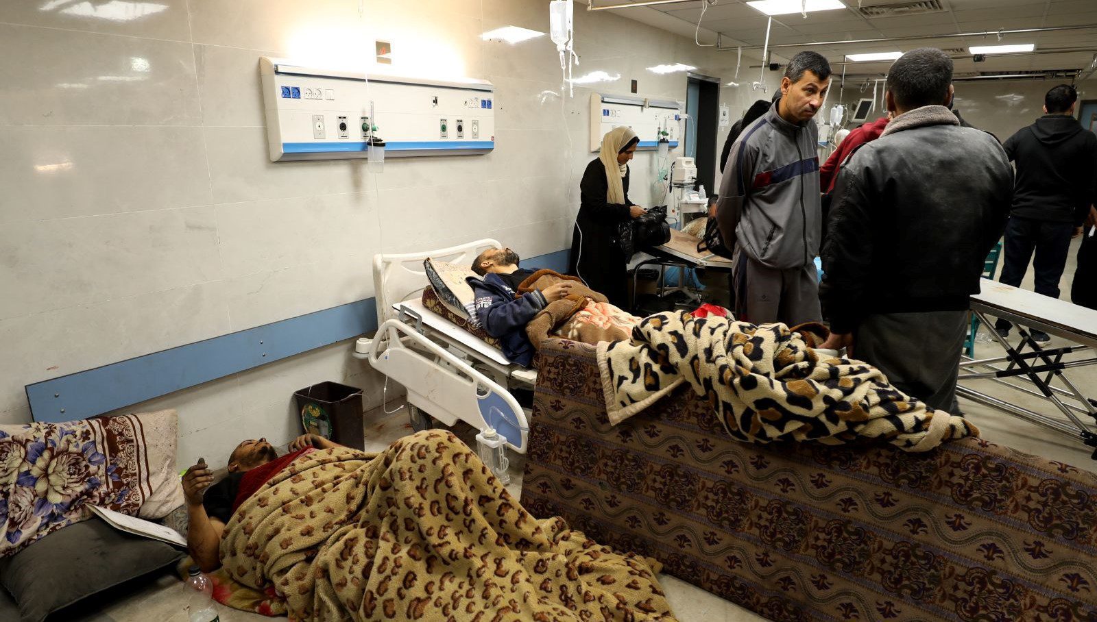 Şifa Hastanesi kuşatıldı: “Hukukun açık ihlalidir”