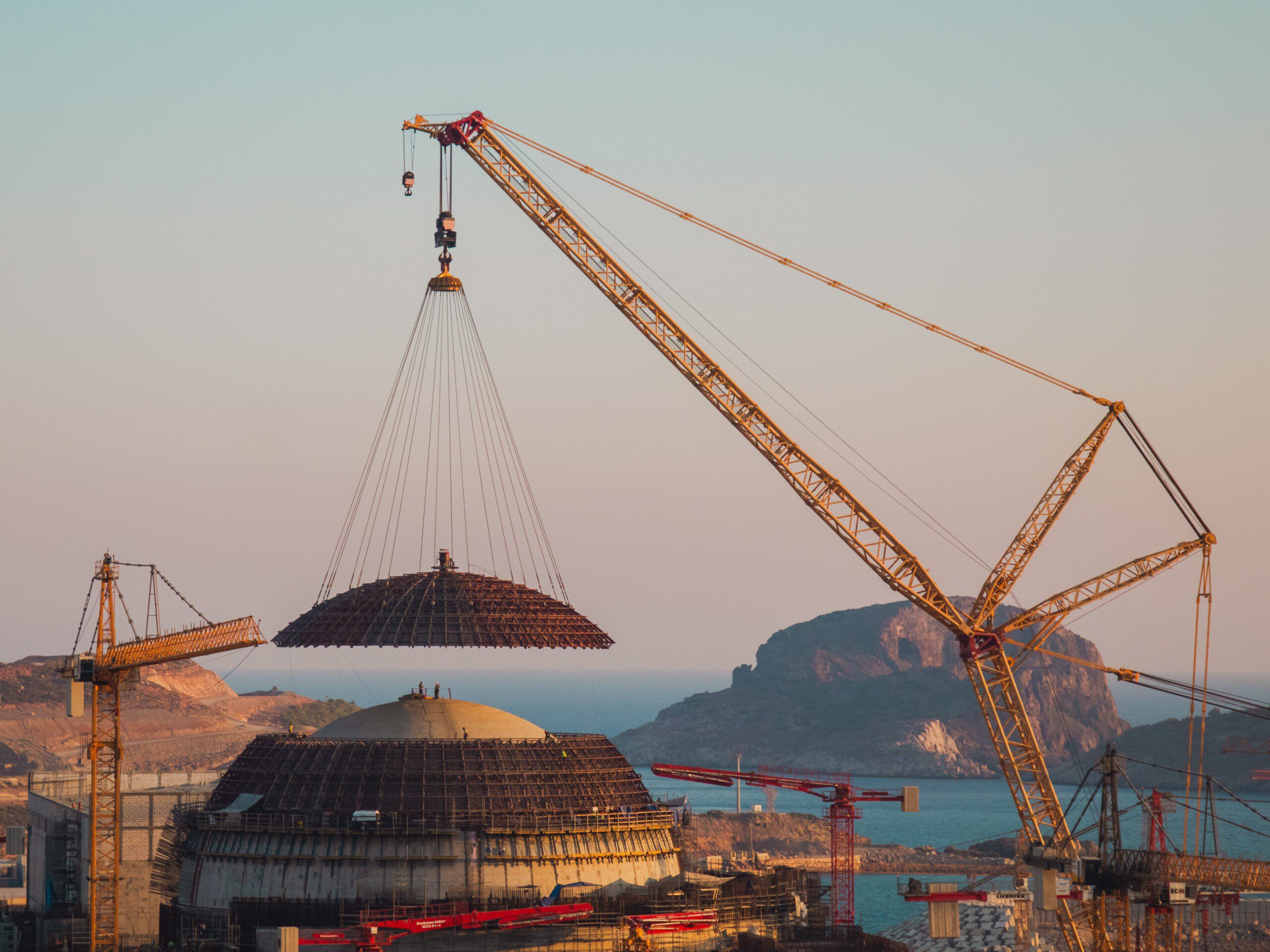 Akkuyu NGS’de ilk dış koruma kubbesi yerleştirildi