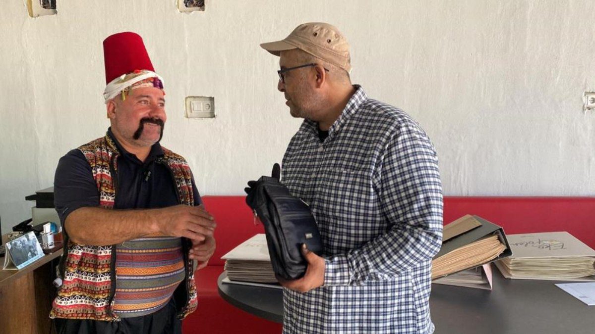 Osmaniye’de Suriyeli şerbetçi para dolu çantayı sahibine ulaştırdı