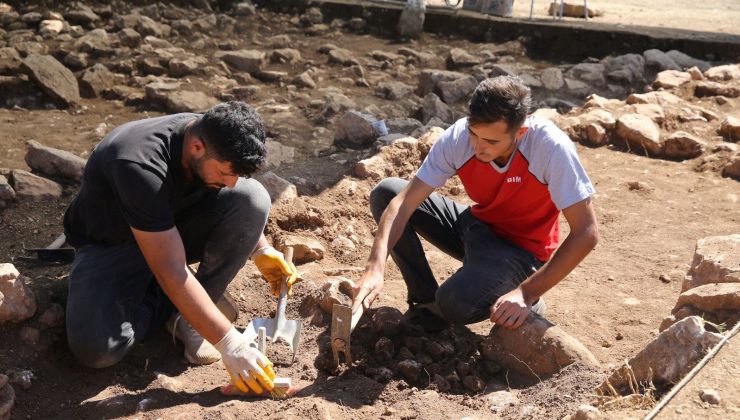 Sefertepe’de yaklaşık 10 bin yıl öncesine tarihlenen süs eşyaları bulundu