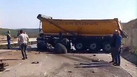 Şile’de TIR’lar çarpıştı: Yaralılar var