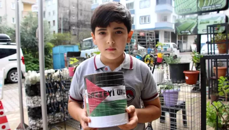 10 Yaşındaki Çocuk, Filistinli Çocuklara Destek İçin Kumbarasını Doldurdu