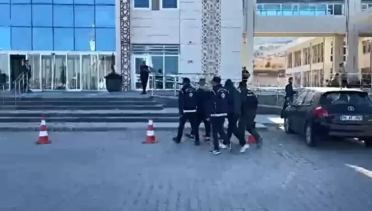 79 Kaçak Göçmen Taşıyan İki Organizatör Tutuklandı