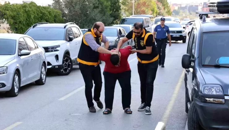Adana’da Lise Öğrencisine Taciz