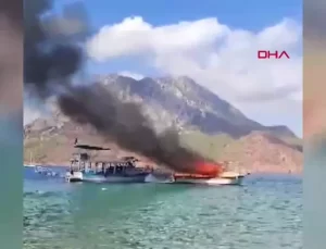 Adrasan’da Tur Teknesi Yandı