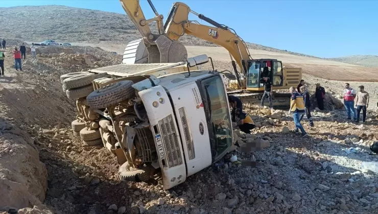 Afşin’de Kamyon Devrildi, Sürücü Hayatını Kaybetti