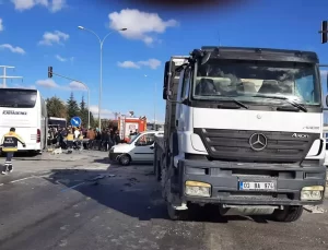 Afyonkarahisar’da Feci Kaza: 1 Ölü, 19 Yaralı