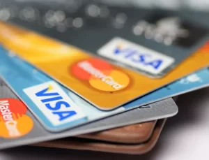 AK Parti kartlardan 750 TL kesinti öngören yasa teklifini yeniden değerlendirecek