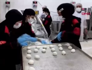 Aksaray’da Öğrenciler Günde 5 Bin Ekmek Üretiyor