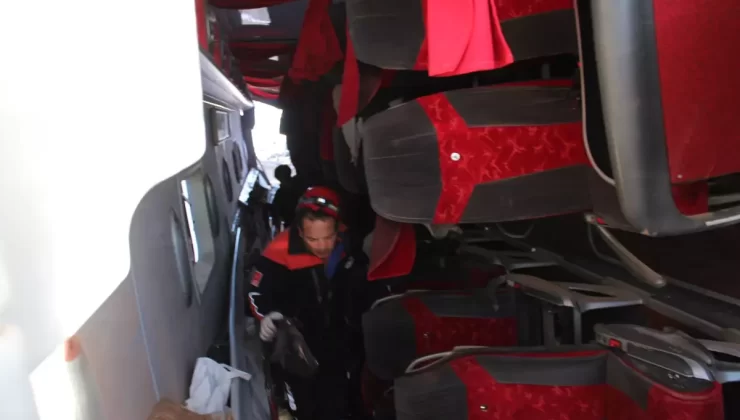 Aksaray’da Tur Otobüsü Devrildi: 6 Ölü, 25 Yaralı