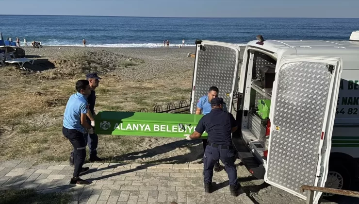 Alanya’da Sahilde Erkek Cesedi Bulundu