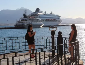 Alanya’ya İki Kruvaziyerle 1132 Turist Geldi