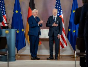 Almanya’dan Biden’a “Liyakat Nişanı”