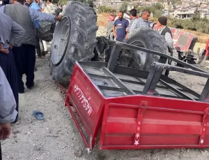 Altınözü’nde Traktör Devrildi, 4 Yaralı