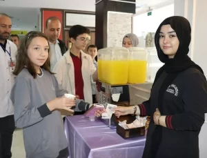 Amasya’da Öğrencilerden Filistin’e Limonata Desteği