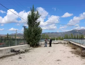 Amasya’daki ‘Bacaksız Köprü’ 16 Yıldır Tamamlanmayı Bekliyor