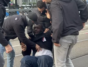 Amsterdam’da Filistin Destek Gösterisi Gerginliği