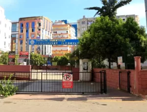 Antalya’da çocukların önünde uygunsuz hareket