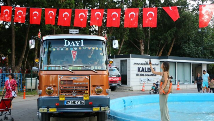 Antalya’da nostalji tutkunları Yeşilçam Festivali’nde buluştu
