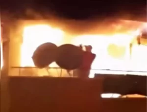 Antalya’da Yangın: Kadın Balkona Sığınarak Kurtuldu