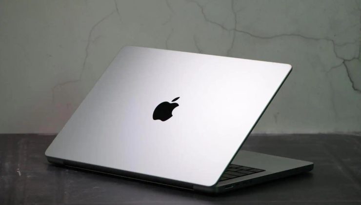 Apple tamamen camdan yapılmış MacBook üzerinde çalışmaya devam ediyor