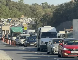Arnavutköy’de Yol Çalışması Trafiği Felç Etti