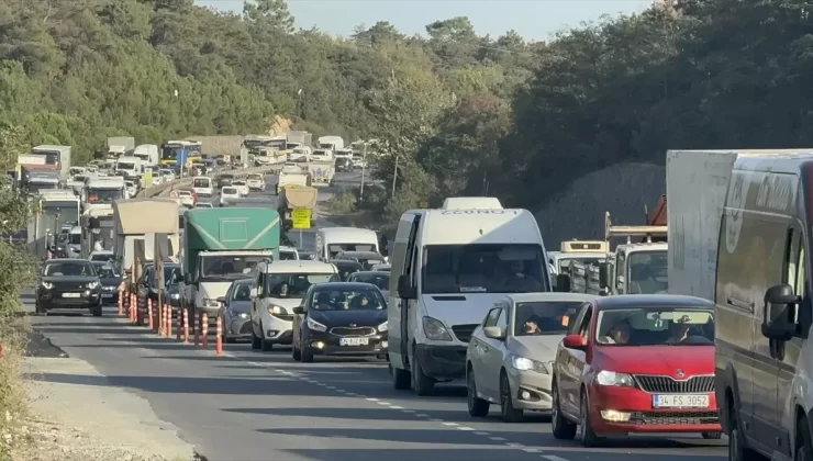 Arnavutköy’de Yol Çalışması Trafiği Felç Etti