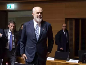 Arnavutluk AB’ye Katılım Müzakerelerine Başladı