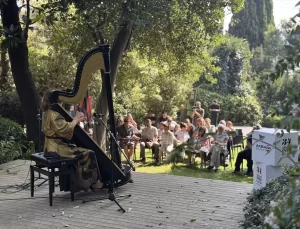 Arpist Meriç Dönük’ün Müziği