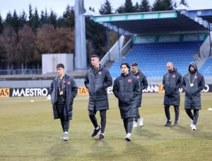 Asansörde Mahsur Kalan Çocuk Hayatını Kaybetti