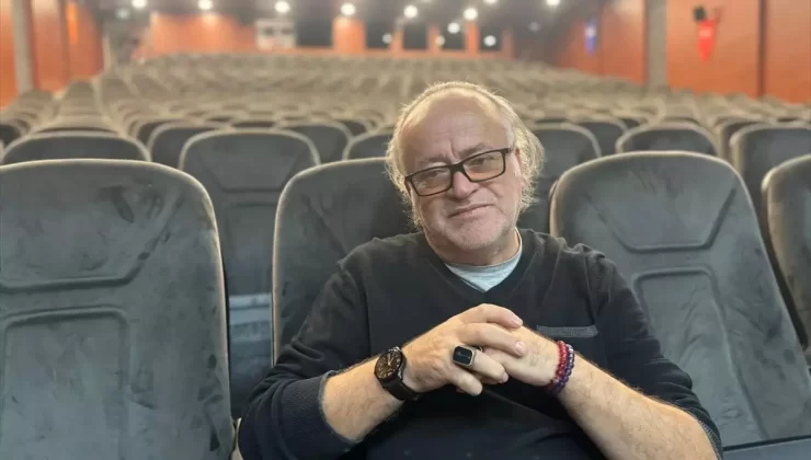 Aşk Derinlerde Onbaşı Tiyatroda