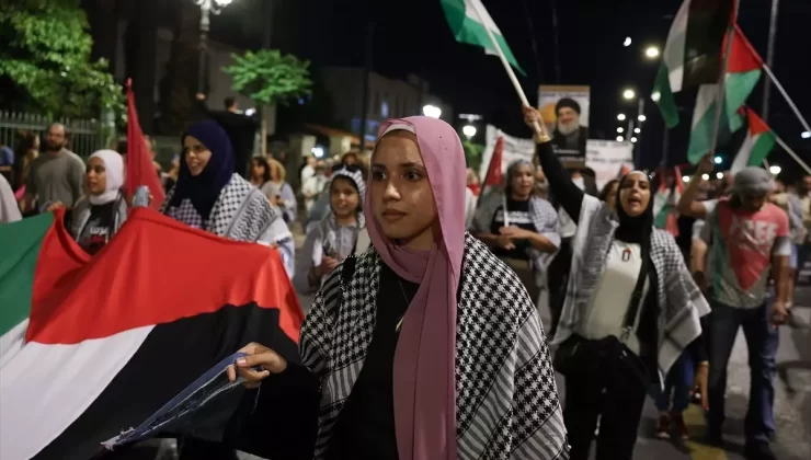Atina’da Filistin’e Destek Gösterisi