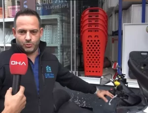 Avcılar’da Motosiklet Kılıfı Çalınırken Kedi Uyudu