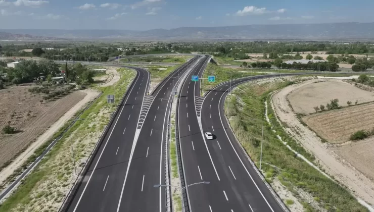 Aydın-Denizli Otoyolu Trafiğe Açıldı