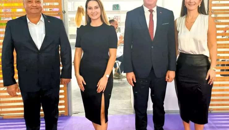 Babadağ Belediye Başkanı Kumral, İzmir Ev Tekstili Fuarı’nda Denizlili Firmaları Destekledi